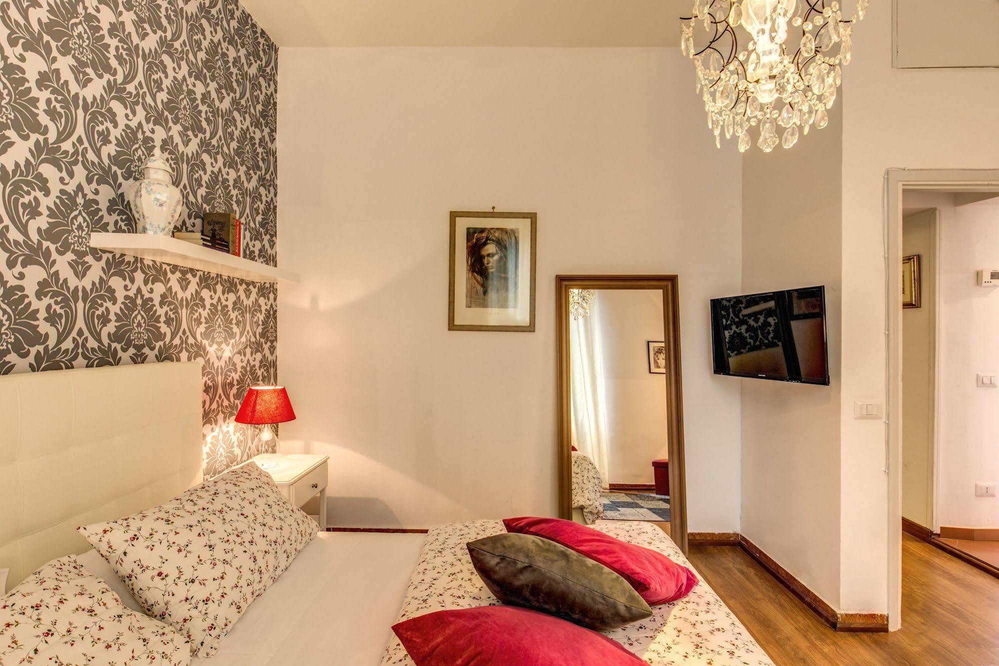 Aweshomeitaly - Spagna Glamour Life Penthouse Roma Exterior foto
